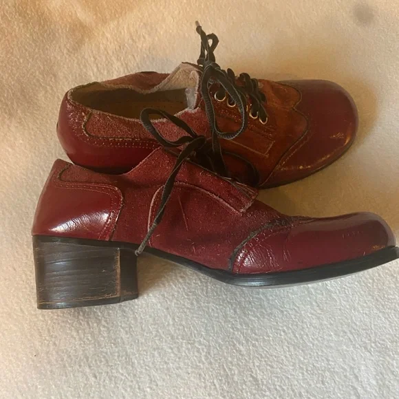 Cranberry leather Vintage Lace-Up saddle shoes - Picture 4 of 6